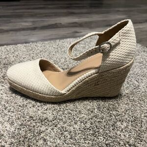 A New Day Women’s Cream Espadrille Wedge Sandals Size 8 Versatile